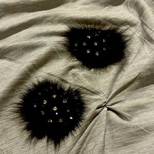 Fun shoe topper! Clip on to any shoe